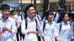 Hà Nội công bố đường dây nóng hỗ trợ đăng ký bổ sung vào lớp 10 công lập