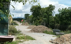 Sau va chạm giao thông, nam thanh niên bị đâm thấu tim