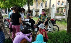 Gần 300 giáo viên hợp đồng bị sa thải: Biết thừa, sao vẫn tuyển?