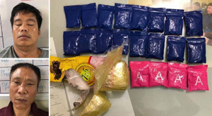 Cảnh sát tung đòn khống chế hai kẻ vận chuyển ma túy cố thủ trong xe ô tô, rút súng định chống trả