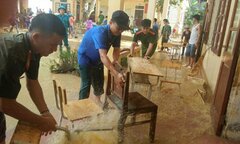 Thầy giáo vùng cao kể phút kinh hoàng lũ cuồn cuộn đổ về cuốn trôi đồ đạc, thầy trò hò nhau tháo chạy