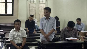 Giám đốc lừa hàng chục tỷ đồng, cán bộ ngân hàng mất tích