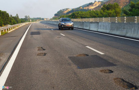 Cao tốc 34.500 tỷ đồng chưa đi đã hỏng: Thứ trưởng GTVT xin lỗi nhân dân