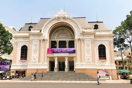 Đoàn đại biểu TP.HCM: Tiền xây nhà hát 'để dành' từ năm 2014