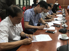 Mở gói thầu tài chính chương trình 'Sữa học đường' Hà Nội