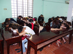 48 thanh niên mở tiệc ma túy trong căn nhà có nhiều camera quan sát