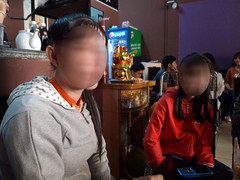 Bé gái tố bị cha dượng xâm hại trong nhiều năm