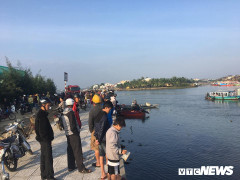 Ô tô lao xuống sông ở phố cổ Hội An, 3 người thiệt mạng