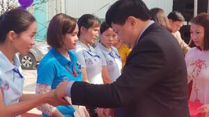 Đài VOV mang Tết ấm đến với công nhân lao động và học sinh nghèo ở Nghệ An