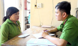 Nữ giúp việc móc ruột hơn hàng trăm triệu đồng từ heo đất của chủ