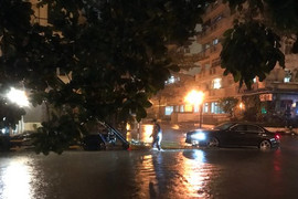 Chủ xe Mercedes bị ngập kiện công ty bảo hiểm 900 triệu đồng