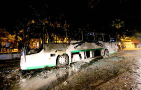 Xe khách cháy rụi sau khi đưa đoàn khách nước ngoài tham quan Nha Trang