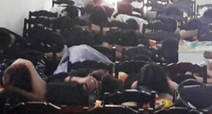 Trinh sát ập vào quán karaoke, bắt quả tang gần trăm thanh niên phê ma tuý