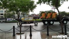 Linh xa hướng về sân bay Tân Sơn Nhất đón linh cữu Đại tướng Lê Đức Anh