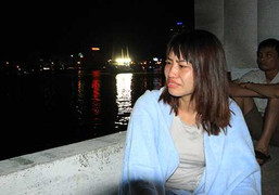 Mẹ 2 em nhỏ mất tích trong vụ lật tàu: 'Tôi uống nước muốn tắt thở nên tuột mất con'