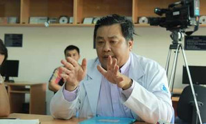 Thương tâm bé 13 tháng tuổi tử vong sau cú ngã cắm đầu vào xô nước