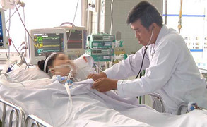 Bảo hiểm hết hạn: Nữ sinh nguy kịch xin về nhà 'chờ chết'