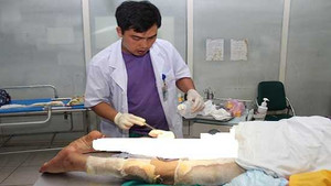 Hoại tử chân sau một mũi tiêm của 'thần y'