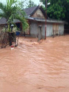 Ảnh: Lũ quét nhấn chìm nhiều ngôi nhà ở Hoà Bình