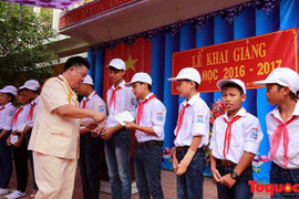 Thứ trưởng Bộ Công an dặn học sinh tuyệt đối không chơi game online bạo lực