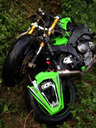 Mô tô phân khối lớn gãy đôi, 2 thanh niên mất mạng