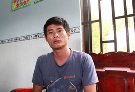 Tài xế xe tải dũng cảm 'dìu' xe khách đổ đèo nhận Huy hiệu Tuổi trẻ dũng cảm