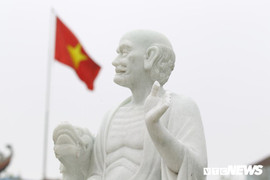 Ảnh: Hơn chục pho tượng La Hán bị kẻ xấu đập phá trong ngôi chùa ở Hà Nội