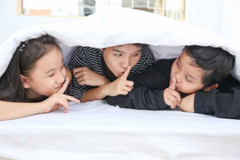 Sau ồn ào loại thí sinh vì 'quá tài năng', Vũ Cát Tường thân thiết bên 2 trò cưng