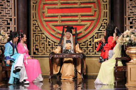 'Mama tổng quản' Hoài Linh bị Trúc Nhân dè bỉu nhan sắc