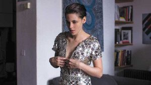 Phim của Kristen Stewart là phim nhãn 18+ đầu tiên không bị cắt cảnh