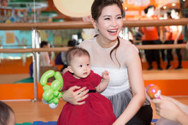 Ngỡ ngàng với vóc dáng gọn gàng quyến rũ sau sinh của Á hậu Diễm Trang