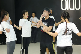 Noo Phước Thịnh tập nhảy liên tục 5 tiếng đồng hồ cho liveshow