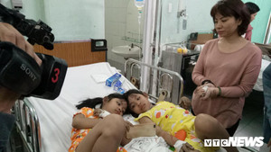 Cháy chung cư cao cấp ở quận 8 TP.HCM: Hai bé sinh đôi hoảng loạn sau khi được cứu