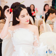 Nam Em diện lại váy Nhã Phương từng mặc trong ngày được Trường Giang cầu hôn