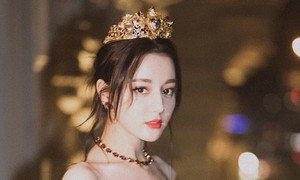 Xinh đẹp, nổi tiếng nhưng Địch Lệ Nhiệt Ba vướng không ít thị phi