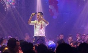 Duy Mạnh bị cùi chỏ vào mặt và những lần sao Việt chạm trán fan côn đồ