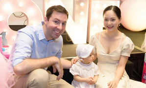 Lan Phương ‘Nàng dâu order’: Đi quay ở đâu cũng mang máy vắt sữa cho con