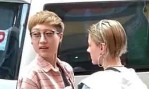 Con rơi Thành Long đưa bạn đời đồng giới đến viện phụ sản, nỗ lực để có con chung?