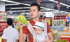 Vắng Thúy Diễm, Lương Thế Thành đảm đang trổ tài trông con xứng danh ‘chồng nhà người ta’