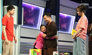 Hari Won xúc động trước ông bố một mình nuôi con suốt 10 năm