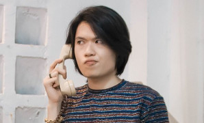 Video: 'Giá như mình đừng yêu nhau' phiên bản vừa ăn vừa hát của Quang Trung