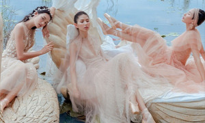 Thùy Dương, Hằng Nguyễn, Quỳnh Anh khoe dáng gợi cảm dù không hở bạo