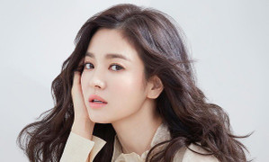 Song Hye Kyo tiếp tục làm việc, sẽ xuất hiện lần đầu ở Trung Quốc sau ly hôn