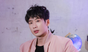 Video: Tuấn Trần hát live nhạc phim '21 ngày yêu em'