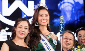 Mẹ Hoa hậu Lương Thùy Linh: 'Gia đình không ủng hộ, ngăn con đi thi'