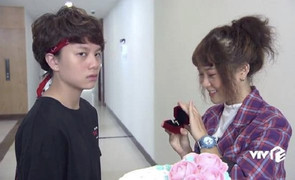 Bảo Hân: 'Tôi bị choáng khi hôn đồng giới hot girl'