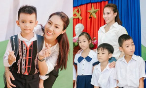 Dàn người đẹp ‘Hoa khôi Áo dài Việt Nam’ tặng quà cho học sinh nghèo hiếu học