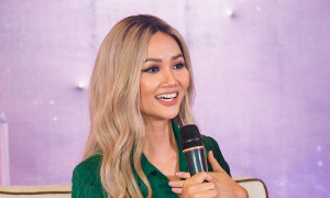 H’Hen Niê lạ lẫm với tóc bạch kim, hóa quý cô sang chảnh hút ánh nhìn