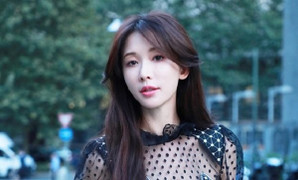 Phong cách trẻ trung của 'biểu tượng nhan sắc Đài Loan' Lâm Chí Linh ở tuổi 45