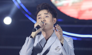 Hơn 40 nghìn sinh viên đọc rap tiếng Thái, cùng Trúc Nhân quậy tung đại nhạc hội